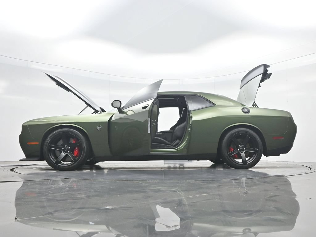 Used 2022 Dodge Challenger SRT Hellcat w/ Plus Package RWD image 49