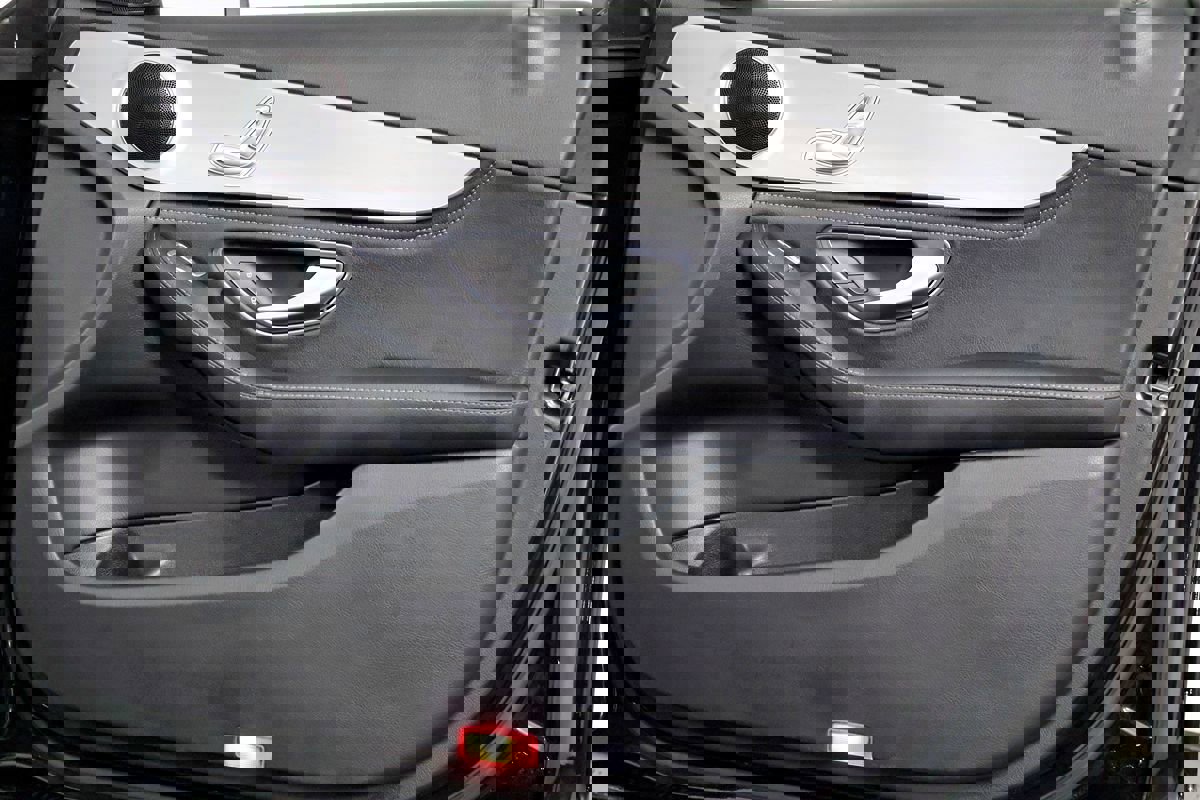 Used 2015 Mercedes-Benz C 300 Sport image 42