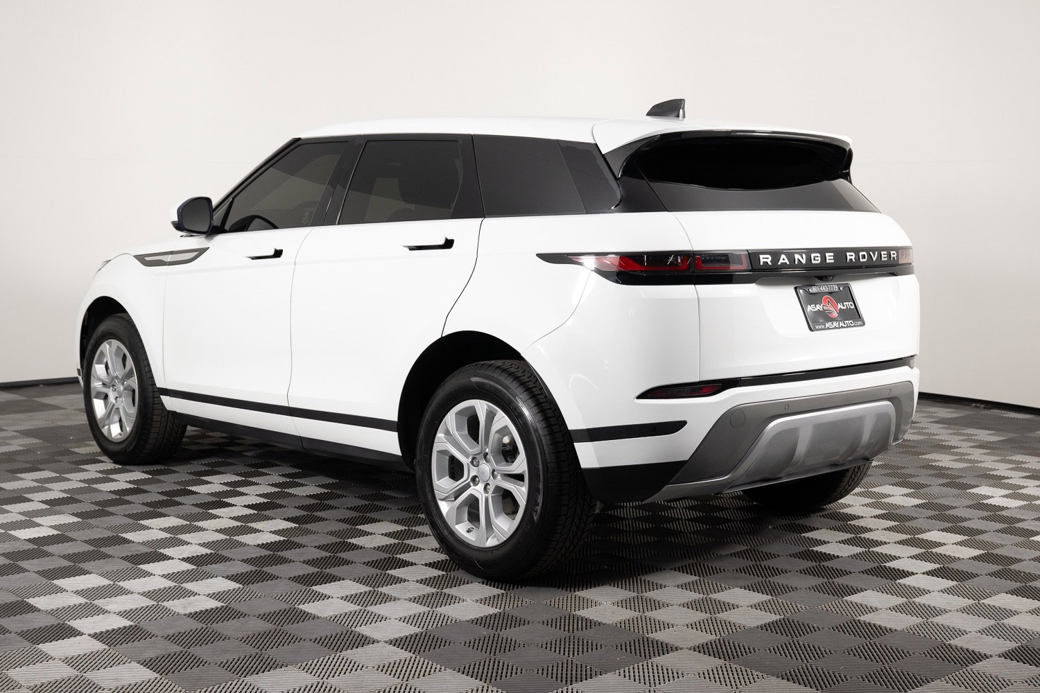 Used 2020 Land Rover Range Rover Evoque S image 4