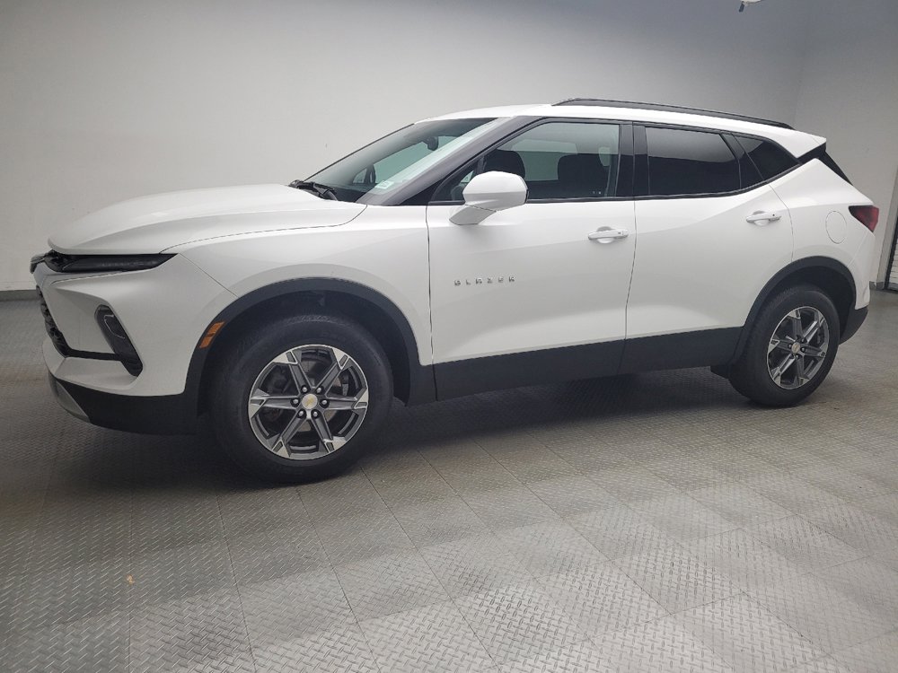 Used 2024 Chevrolet Blazer LT w/ Convenience Package FWD image 2