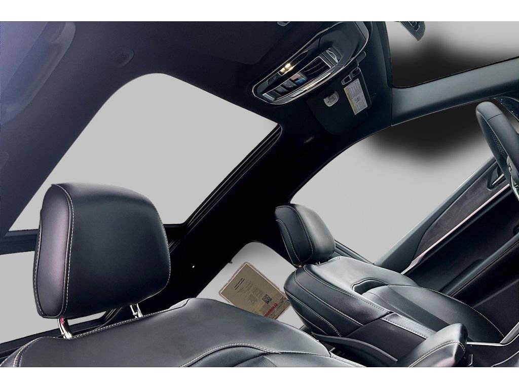 Used 2025 Jeep Grand Cherokee L Limited w/ Luxury Tech Group II image 18