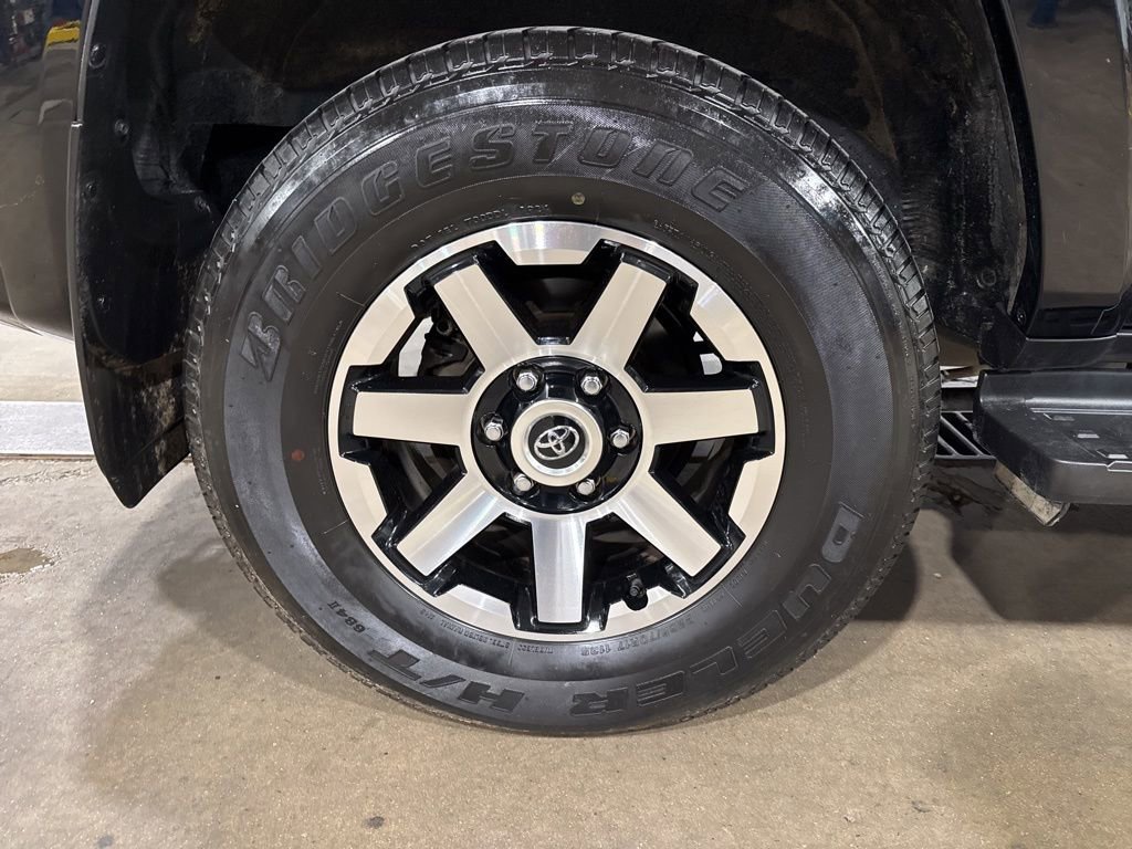 Used 2024 Toyota 4Runner TRD Off-Road Premium image 9