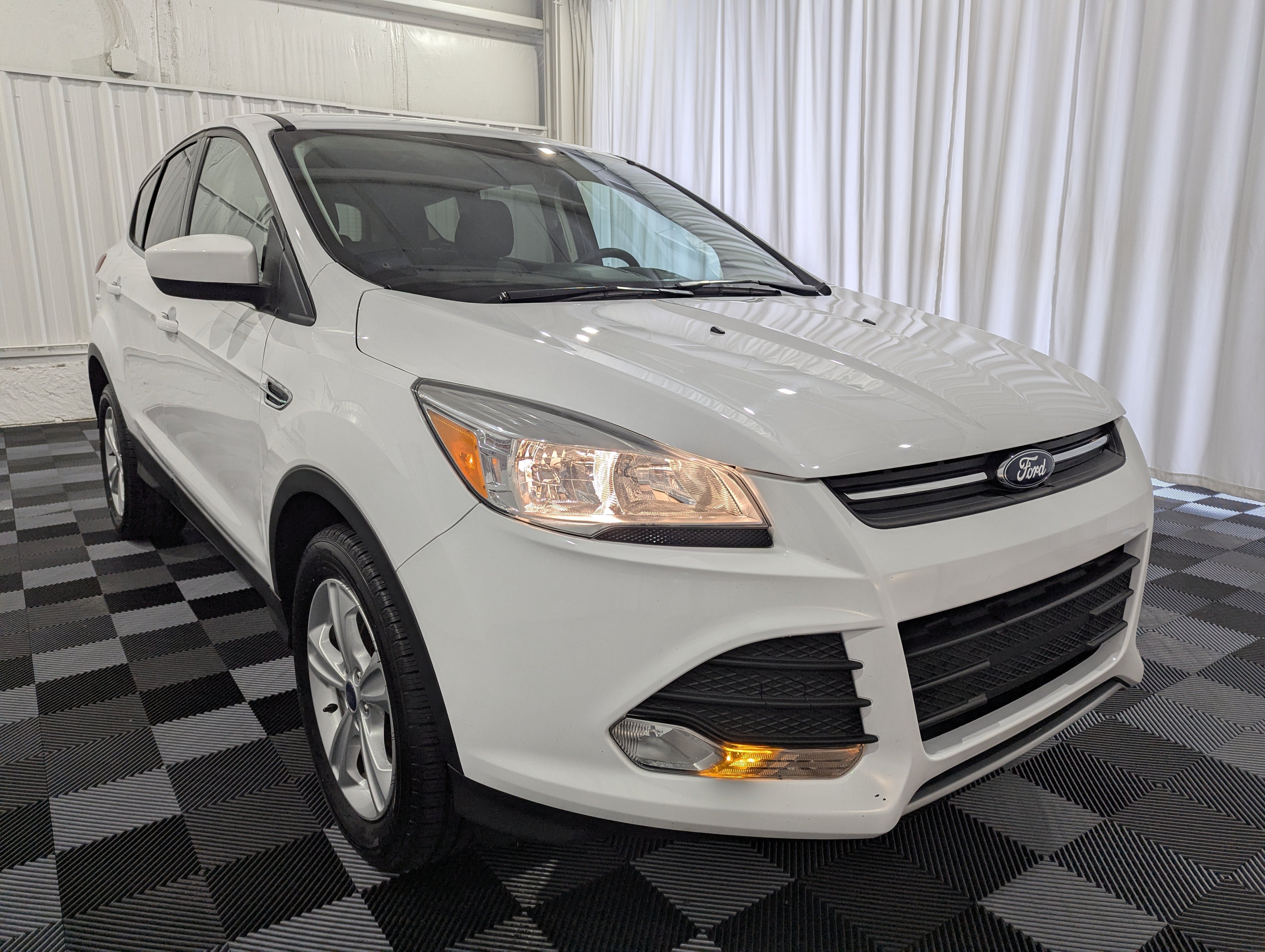 Used 2016 Ford Escape SE FWD image 5