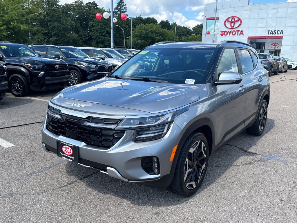 Used 2024 Kia Seltos SX w/ SX Sunroof Package AWD/4WD image 3
