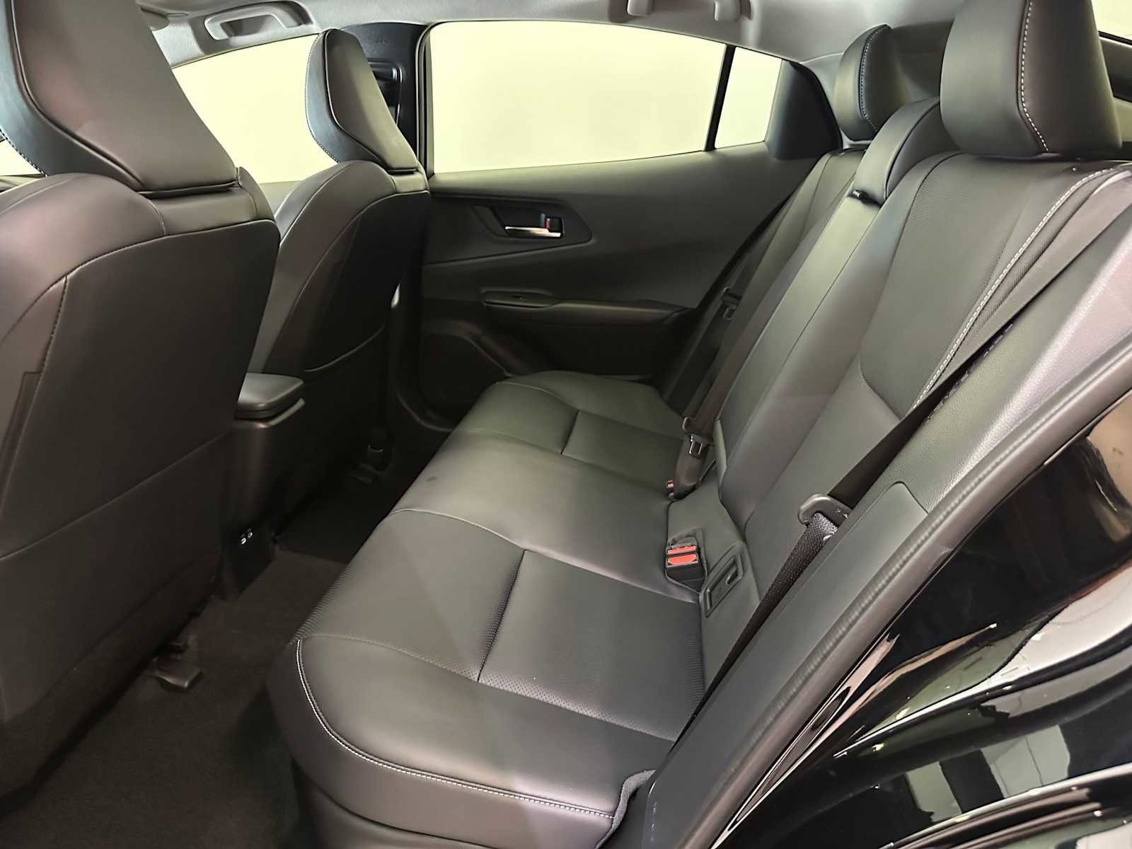 Used 2025 Toyota Prius XLE AWD/4WD image 23