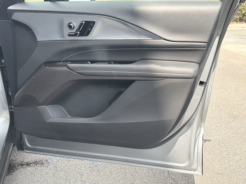 Used 2024 Cadillac Lyriq Tech image 20