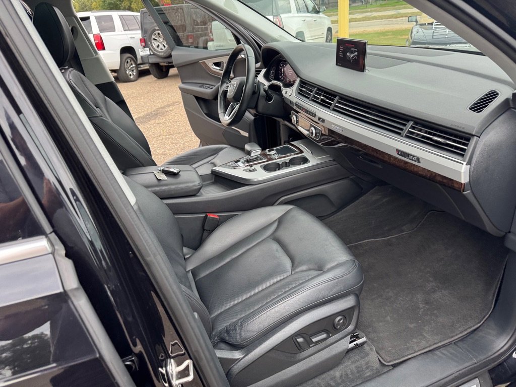Used 2019 Audi Q7 2.0T Premium Plus w/ Premium Plus Package AWD/4WD image 32