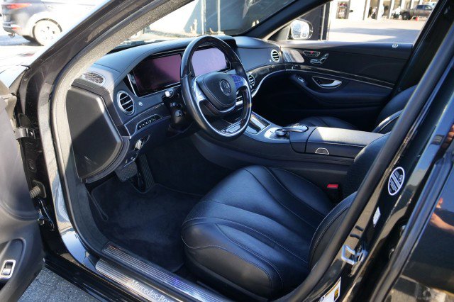 Used 2017 Mercedes-Benz S 550 4MATIC Sedan image 32
