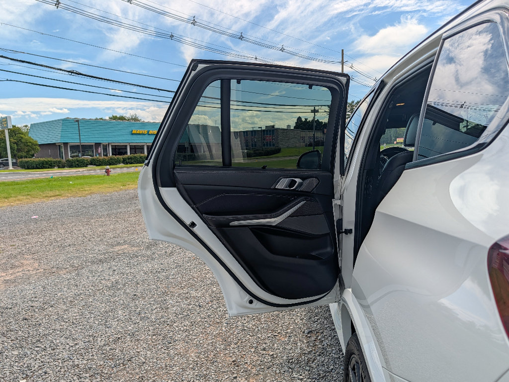 Used 2021 BMW X5 M50i AWD/4WD image 12