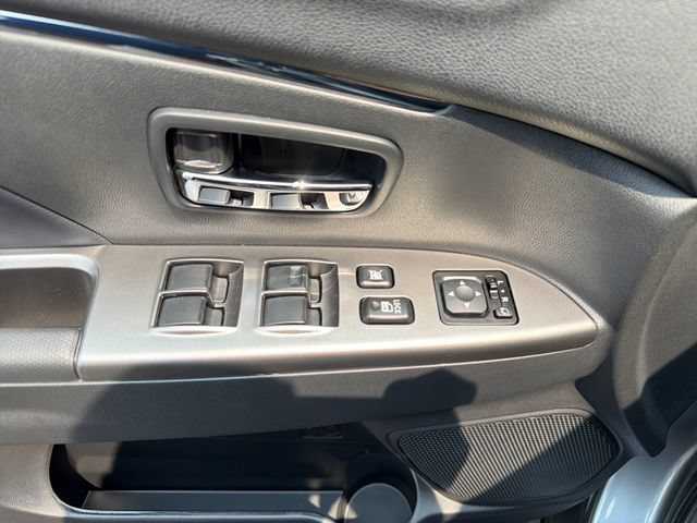 Used 2025 Mitsubishi Outlander Sport SE AWD/4WD image 13