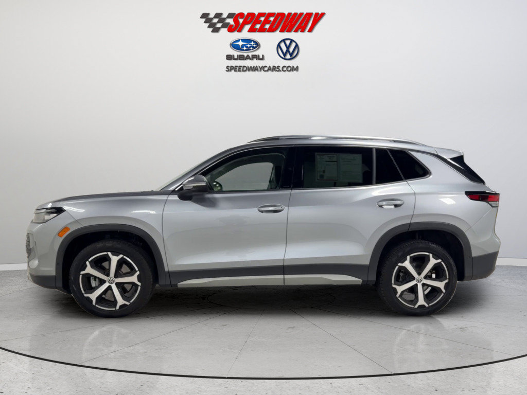 Certified 2025 Volkswagen Tiguan SE AWD/4WD image 10