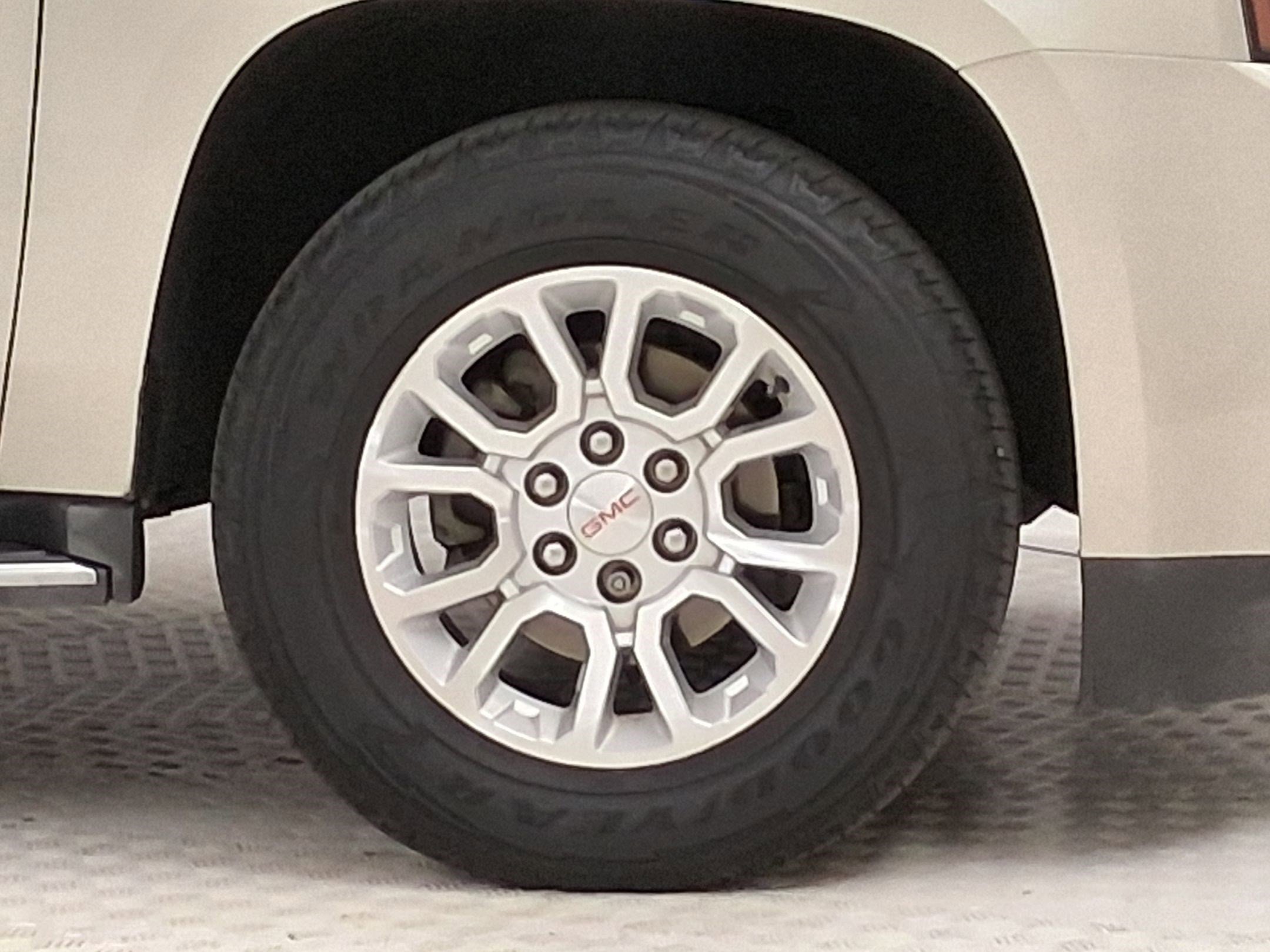 Used 2016 GMC Yukon SLT w/ Open Road Package image 10