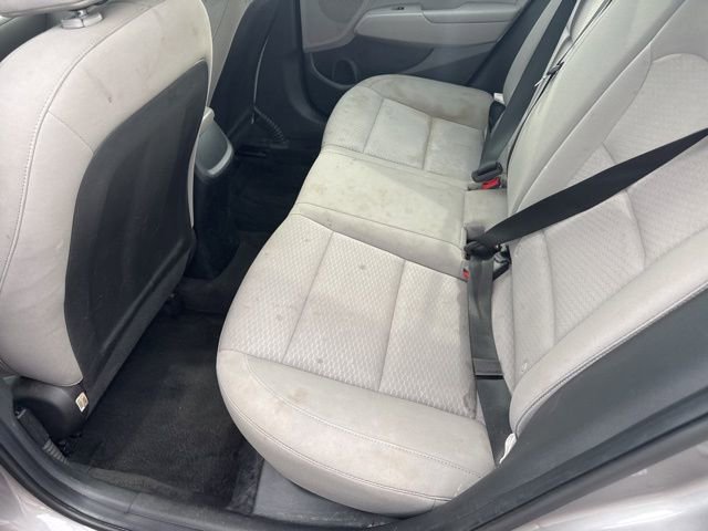 Used 2020 Hyundai Elantra SE FWD image 11