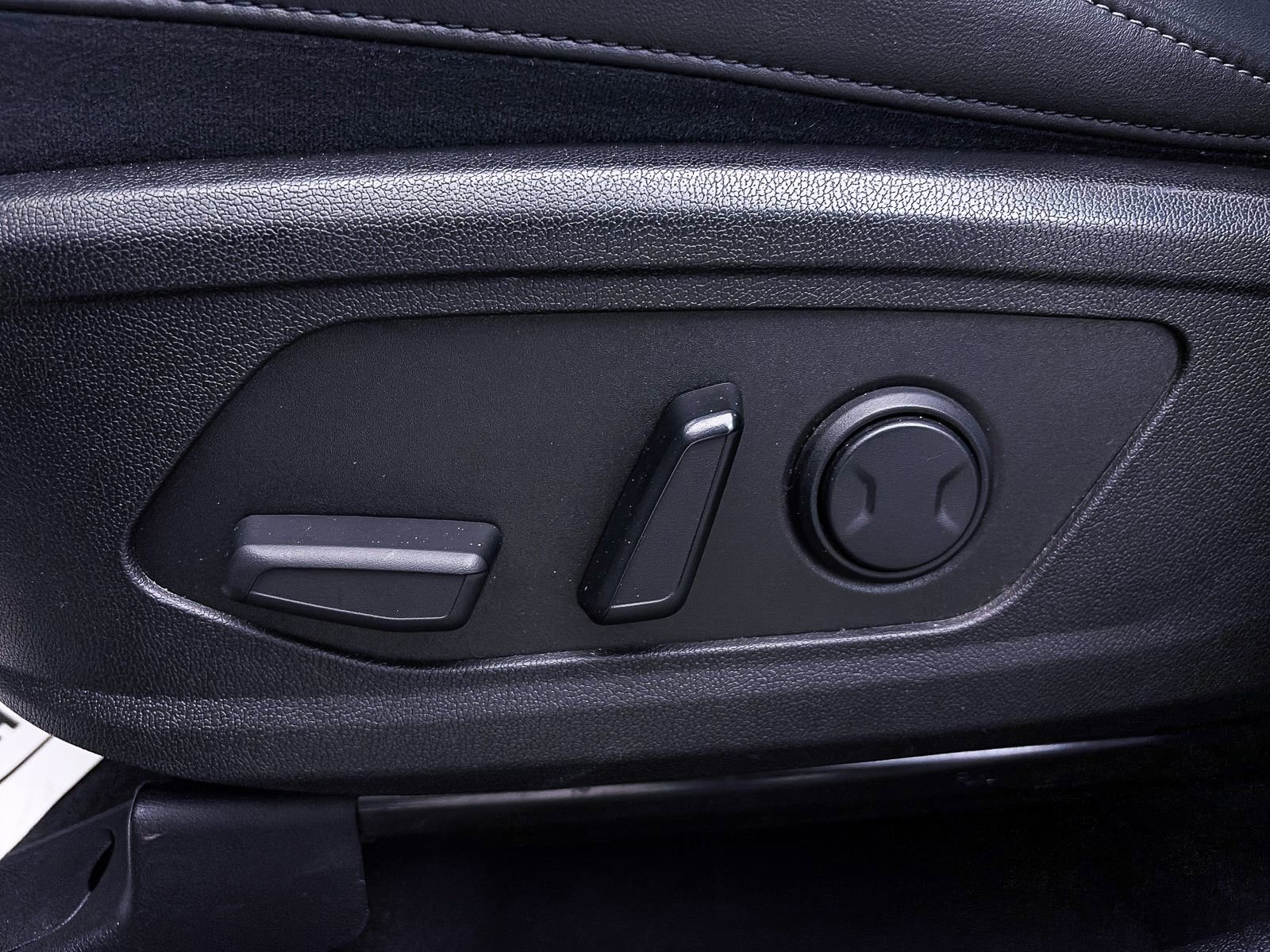 Certified 2023 Kia Sorento SX image 19