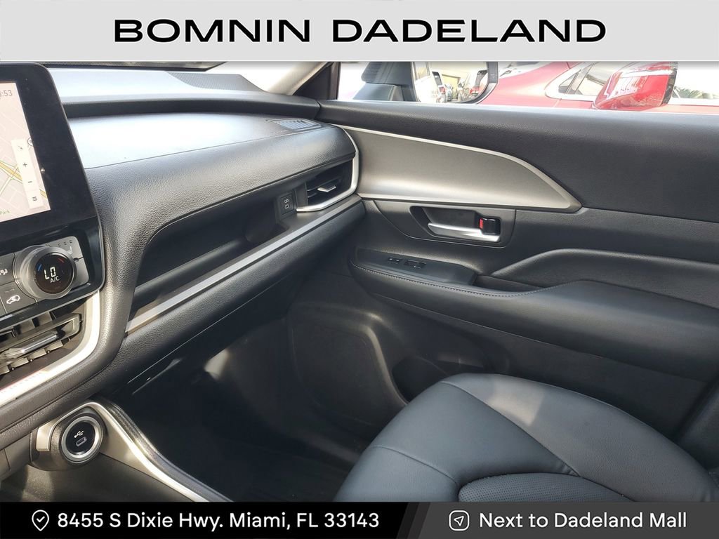 Used 2025 Toyota Grand Highlander AWD image 22