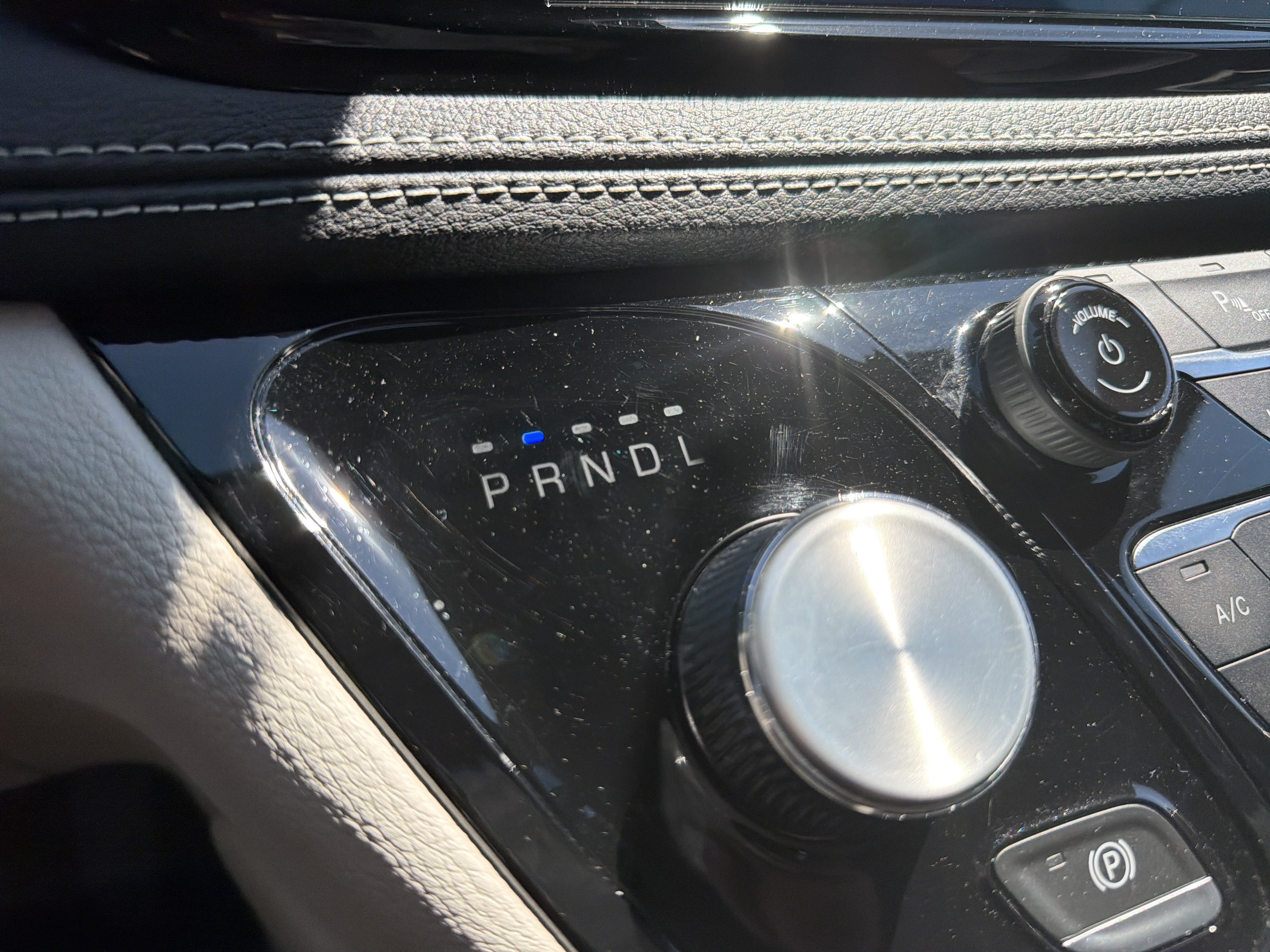 Used 2023 Chrysler Pacifica Limited FWD image 30