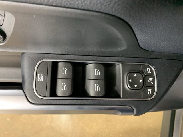 Used 2023 Mercedes-Benz EQB 300 4MATIC image 18