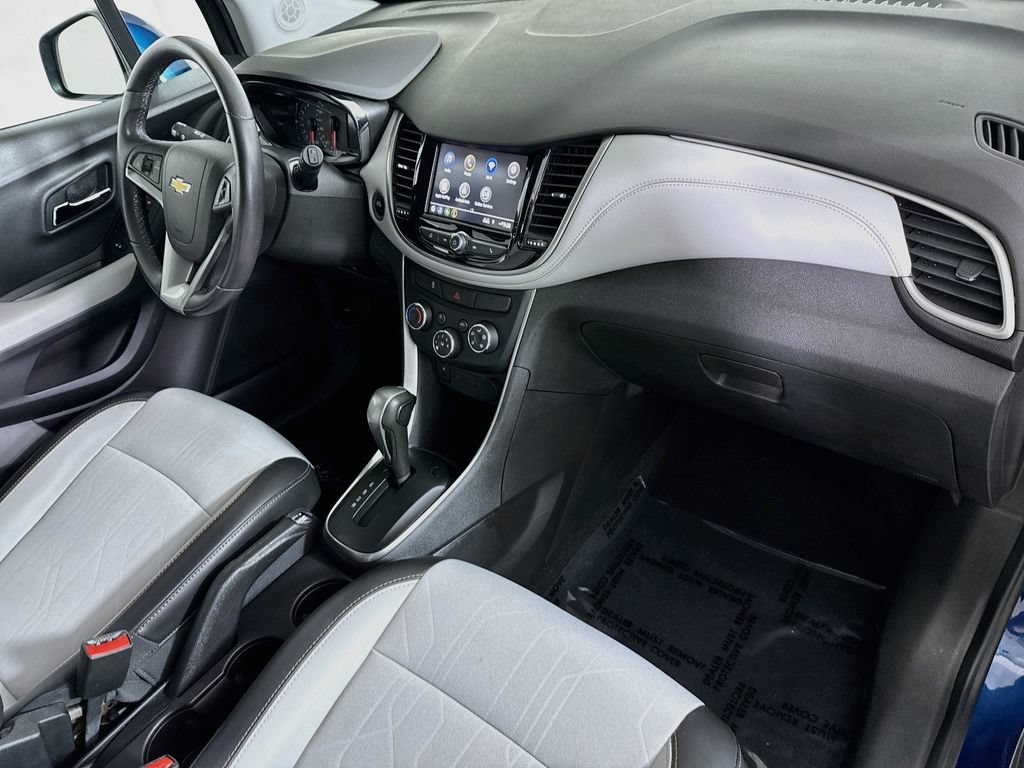 Used 2020 Chevrolet Trax LT w/ LT Convenience Package FWD image 30