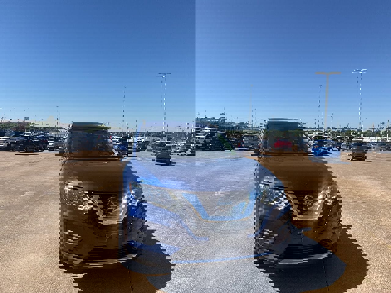 Used 2020 Nissan Rogue SV w/ Premium Package image 3