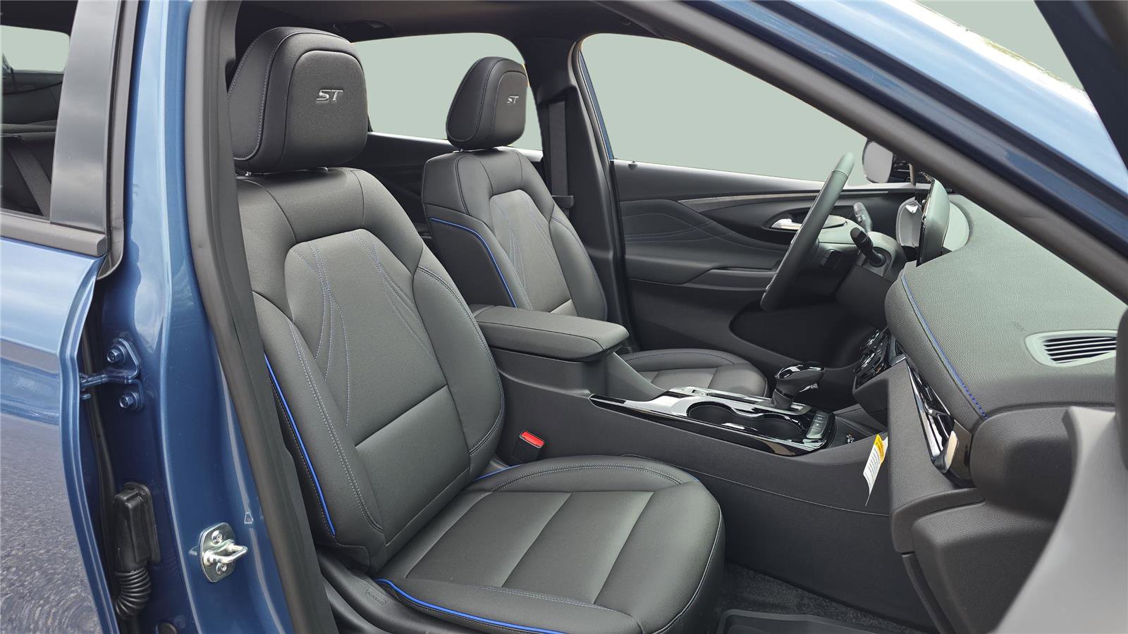 Used 2025 Buick Envista Sport Touring w/ Convenience I Package image 12