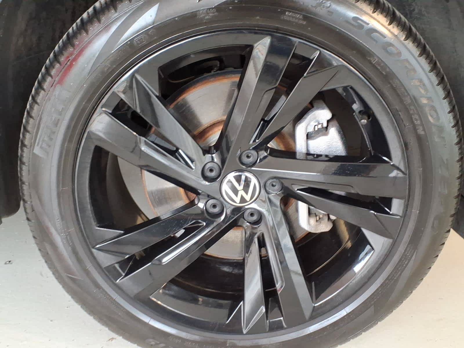 Used 2023 Volkswagen Tiguan SE R-Line AWD/4WD image 8