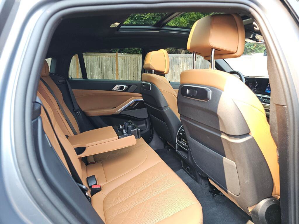 Used 2026 BMW X6 xDrive40i w/ Climate Comfort Package AWD/4WD image 14