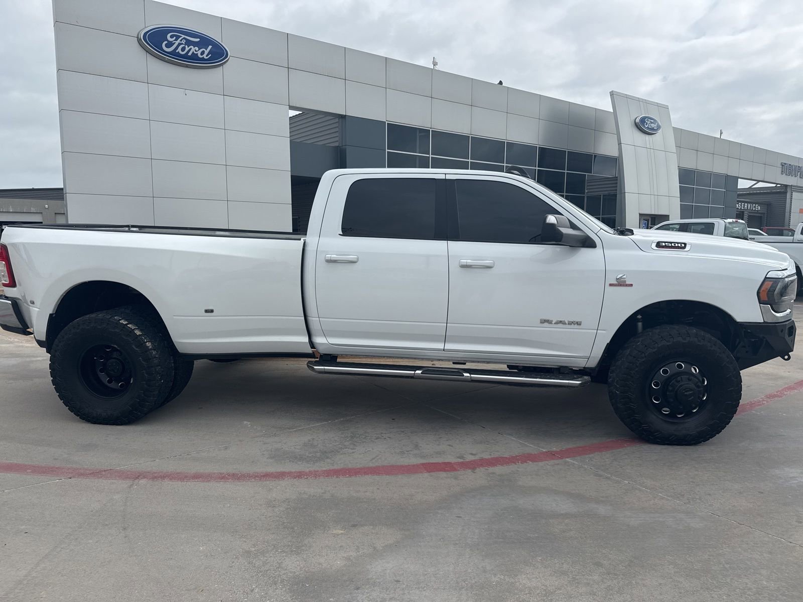 Used 2022 RAM 3500 Big Horn AWD/4WD image 2