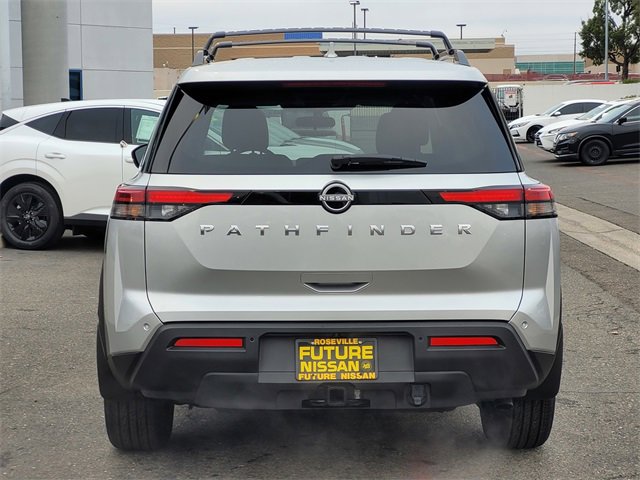 New 2025 Nissan Pathfinder SV w/ SV Premium Package image 6