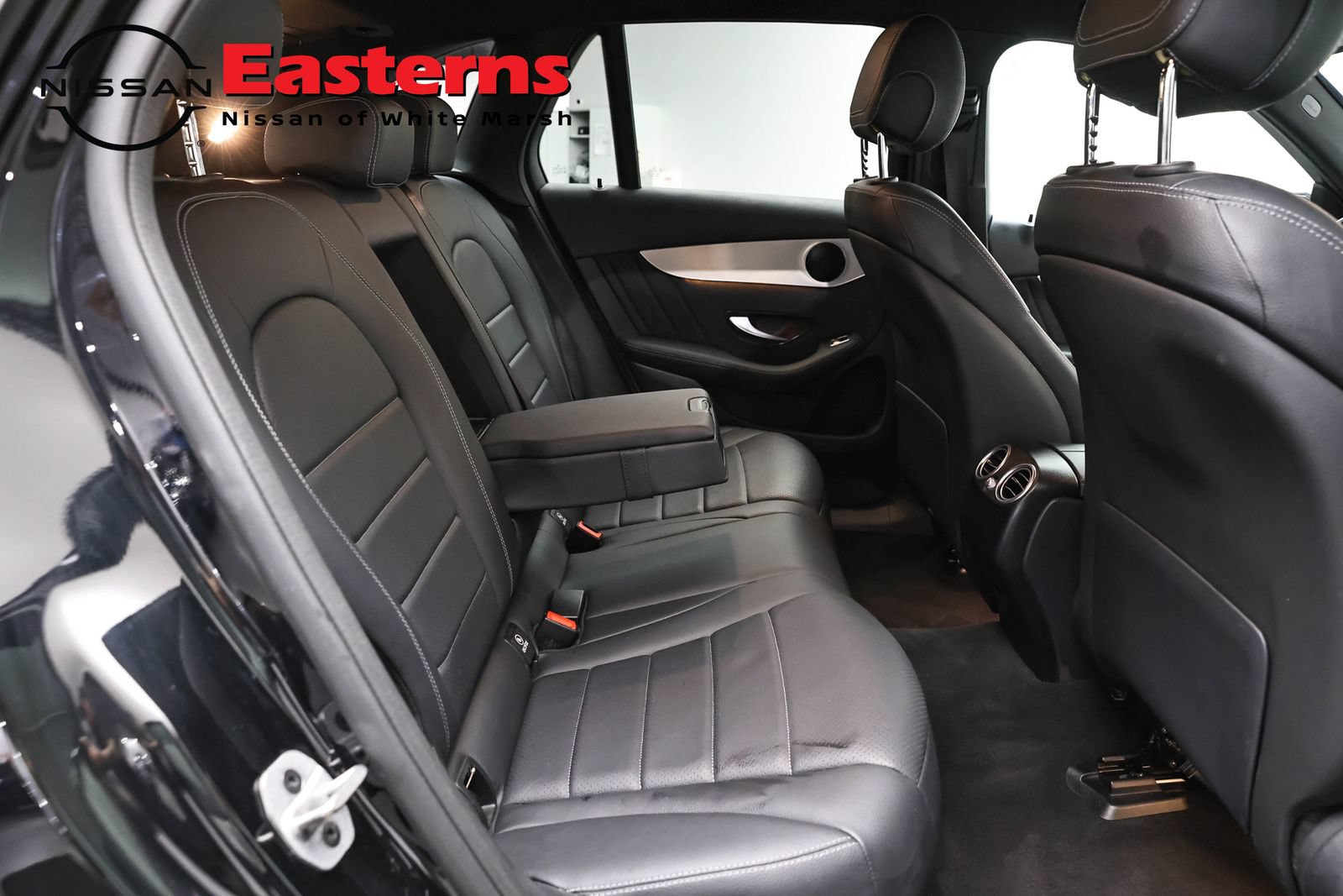 Used 2022 Mercedes-Benz GLC 300 4MATIC w/ AMG Line image 23