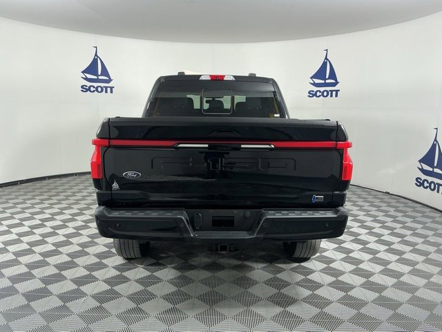 Used 2022 Ford F150 Lightning Lariat image 5