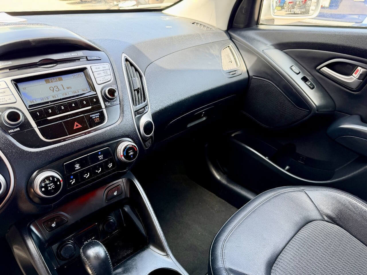 Used 2011 Hyundai Tucson GLS AWD/4WD image 46