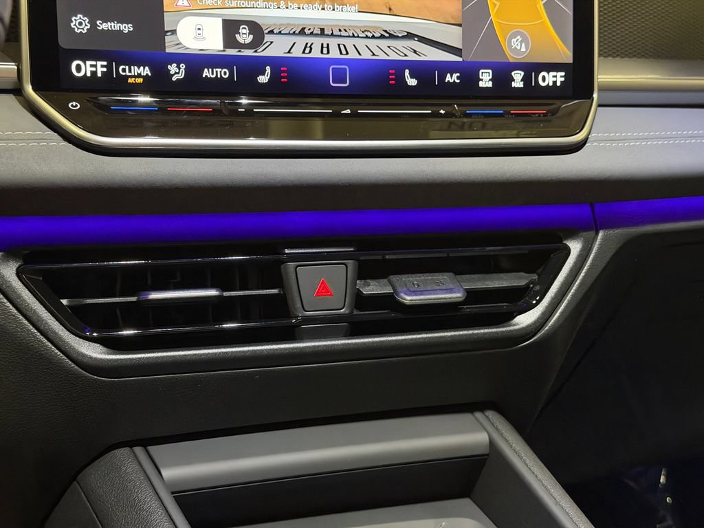 New 2026 Volkswagen Tiguan SE R-Line FWD image 18