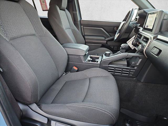 Used 2025 Toyota 4Runner SR5 AWD/4WD image 21