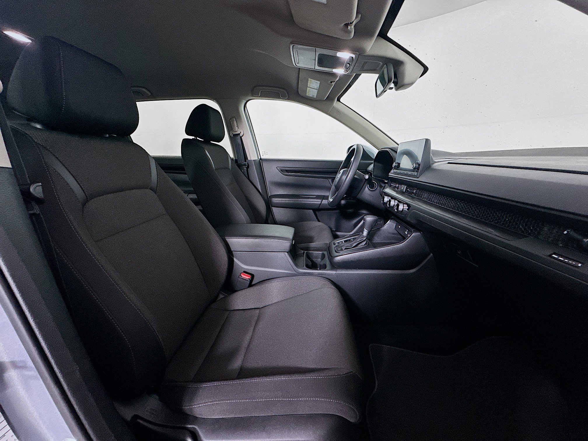 Used 2025 Honda CR-V LX image 29