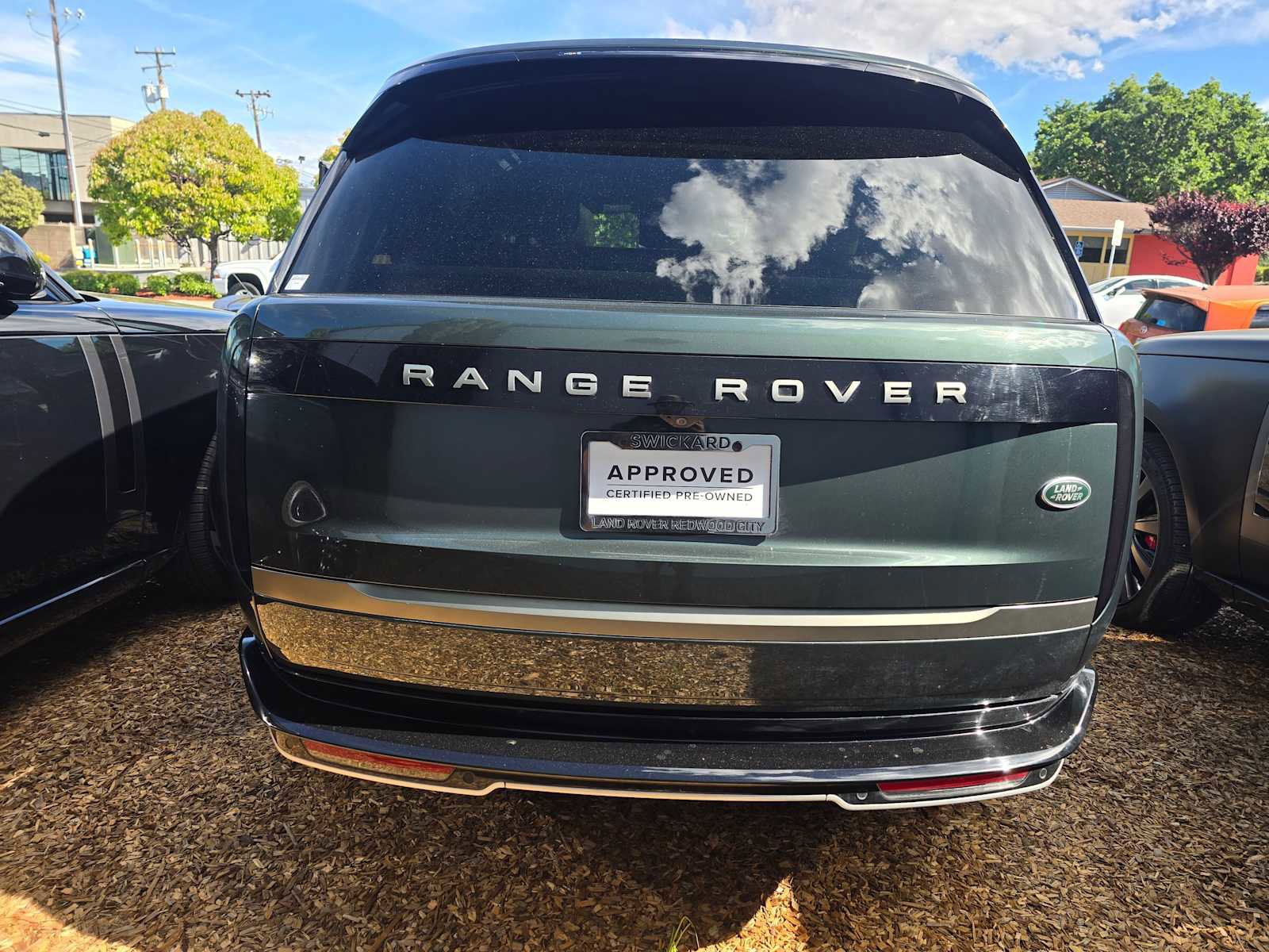 Used 2023 Land Rover Range Rover SE AWD/4WD image 2