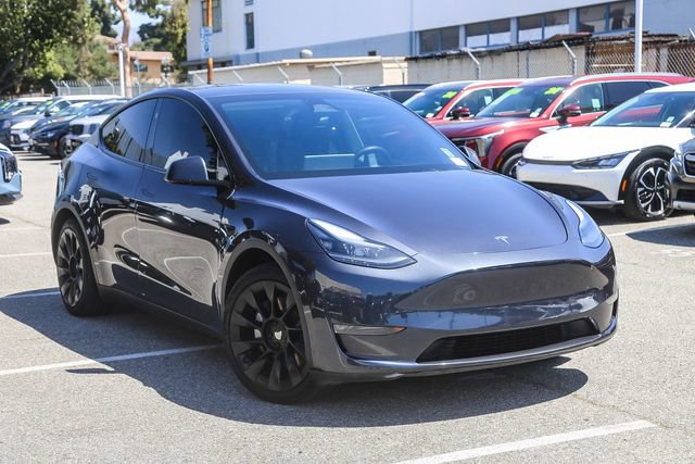 Used 2024 Tesla Model Y Long Range AWD/4WD image 2