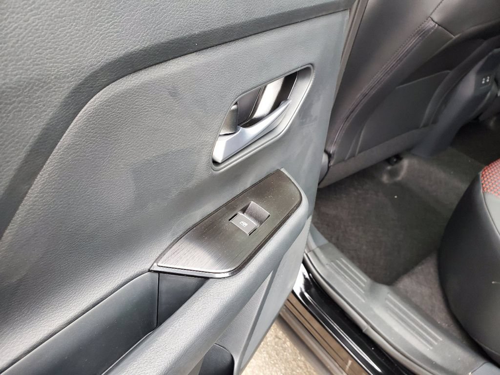 New 2026 Nissan Kicks SR w/ SR Premium Package FWD image 10
