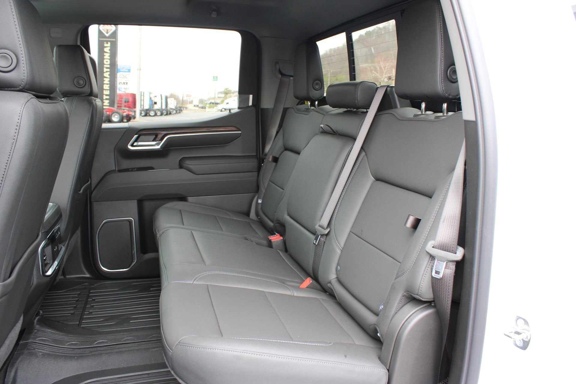 New 2026 GMC Sierra 1500 SLT w/ SLT Premium Plus Package AWD/4WD image 23