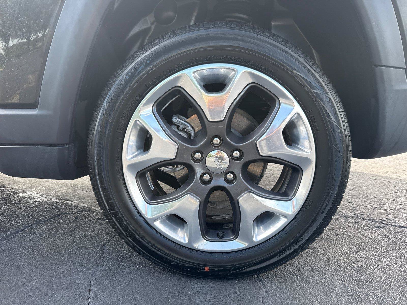 Used 2018 Jeep Compass Limited w/ Navigation Group AWD/4WD image 30