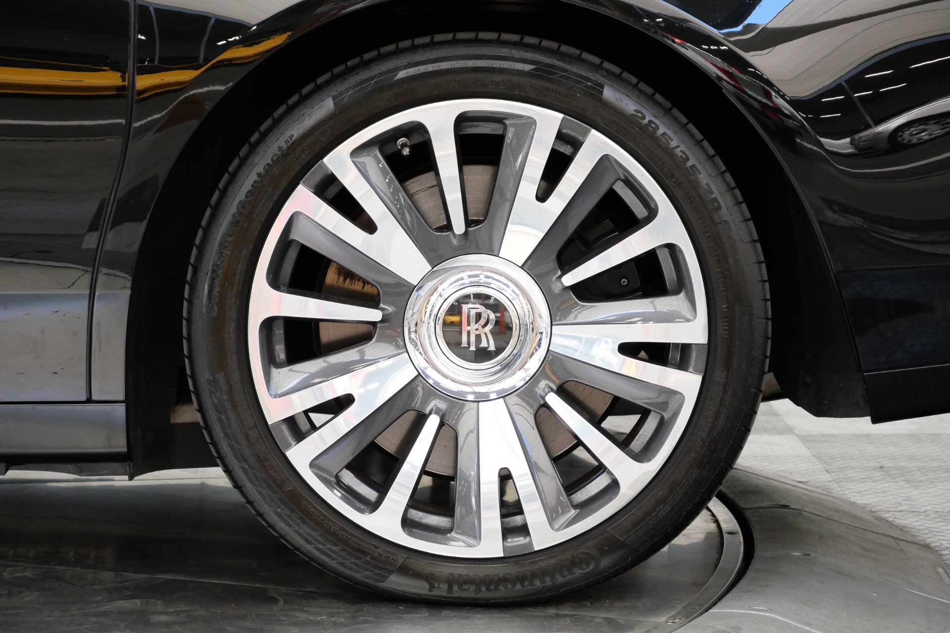 Used 2019 Rolls-Royce Ghost Extended Wheelbase RWD image 11