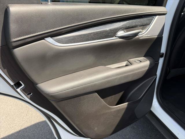 Used 2022 Cadillac XT5 Premium Luxury w/ Technology Package AWD/4WD image 14