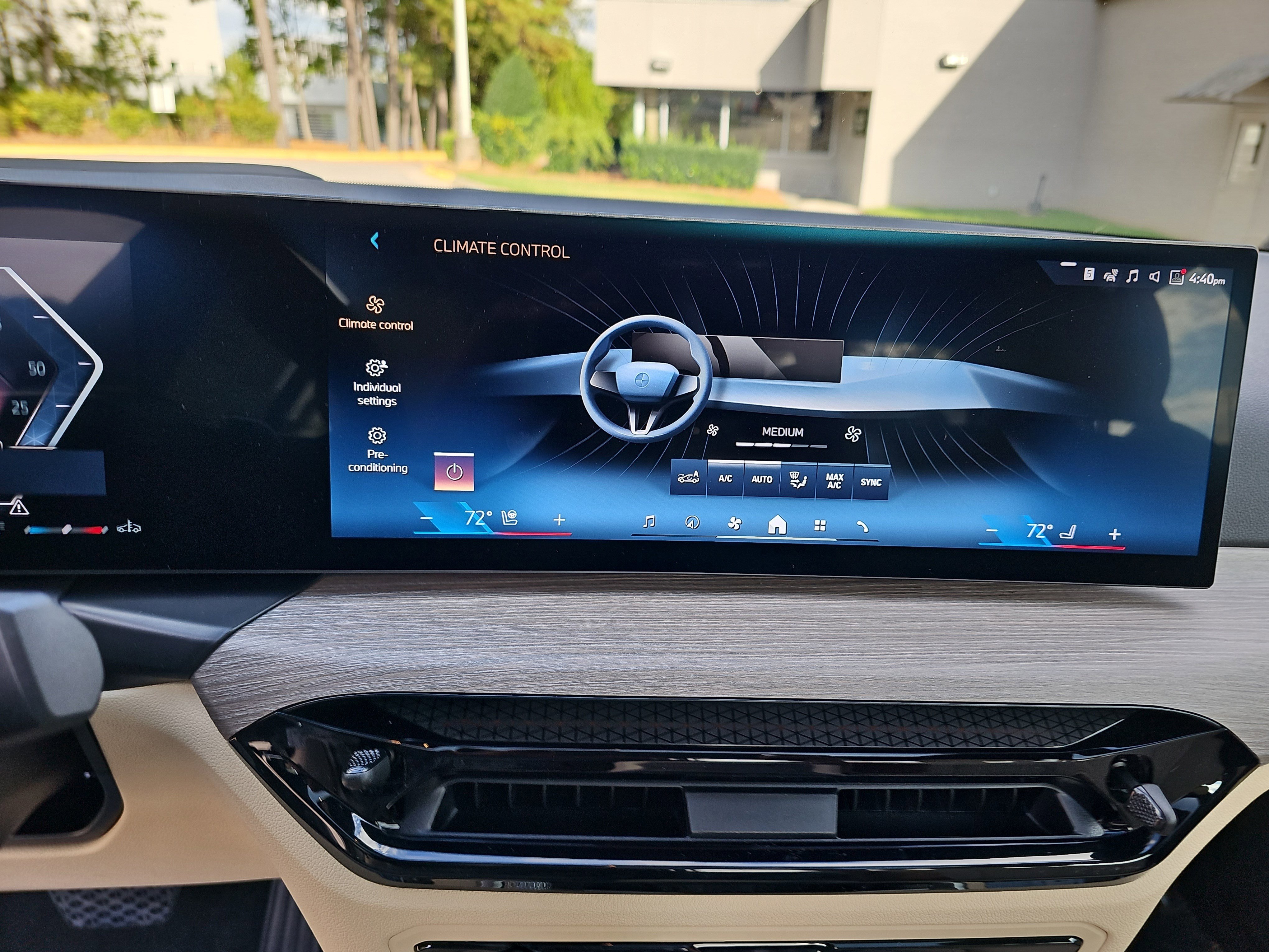 New 2025 BMW 330i xDrive Sedan w/ Premium Package image 22