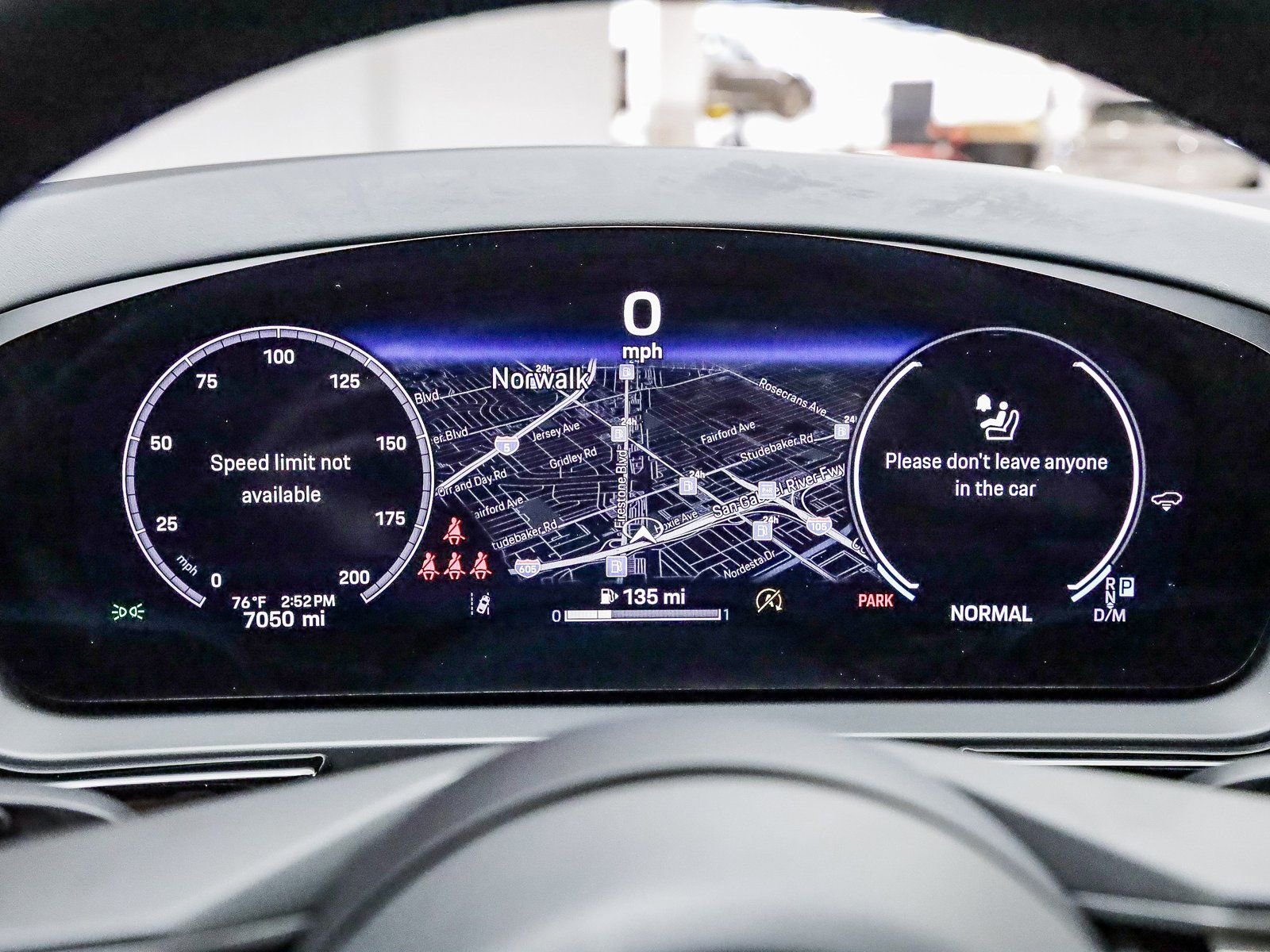 Certified 2025 Porsche Cayenne S image 28