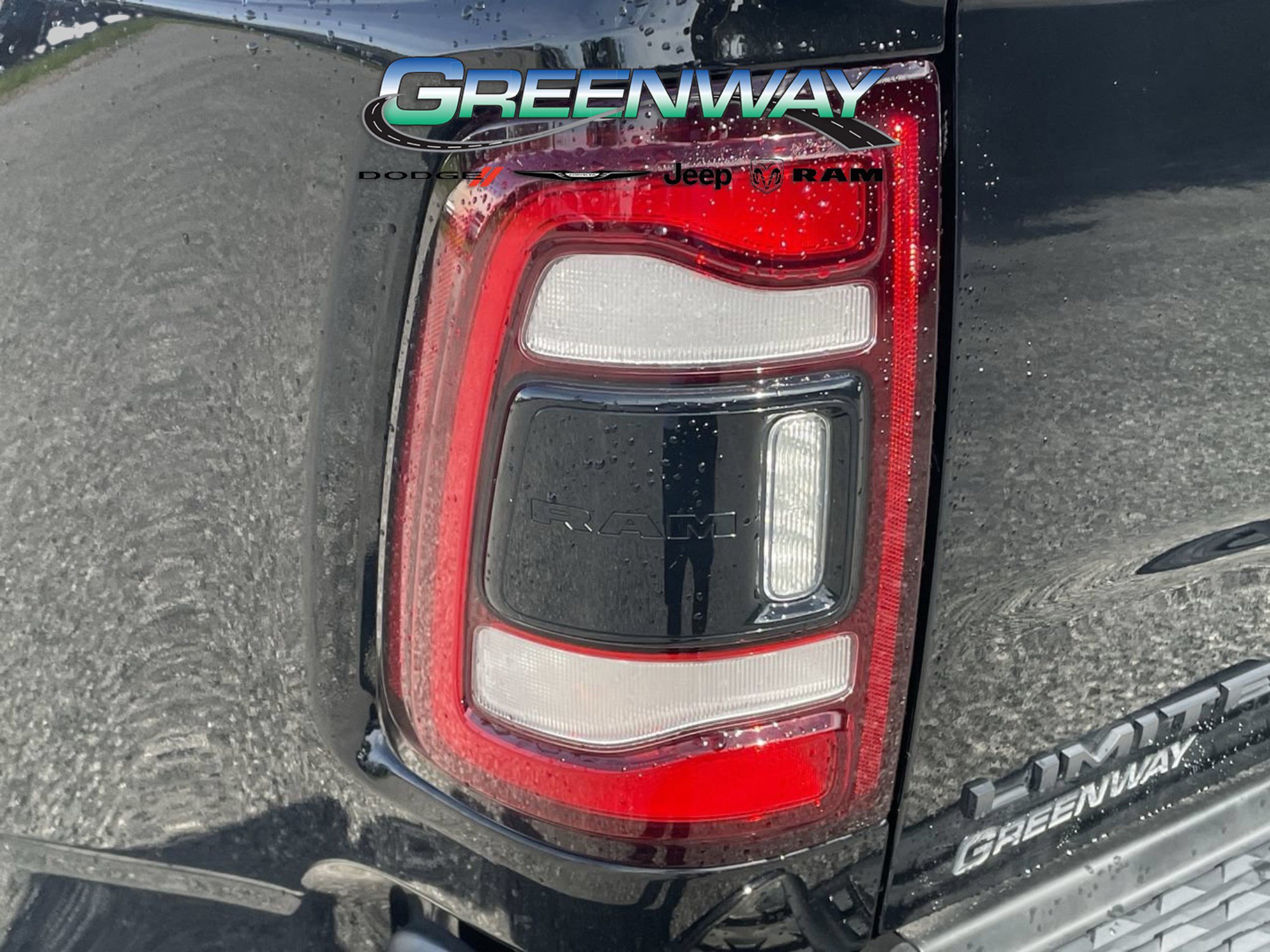 Used 2024 RAM 3500 Limited w/ Night Edition AWD/4WD image 7