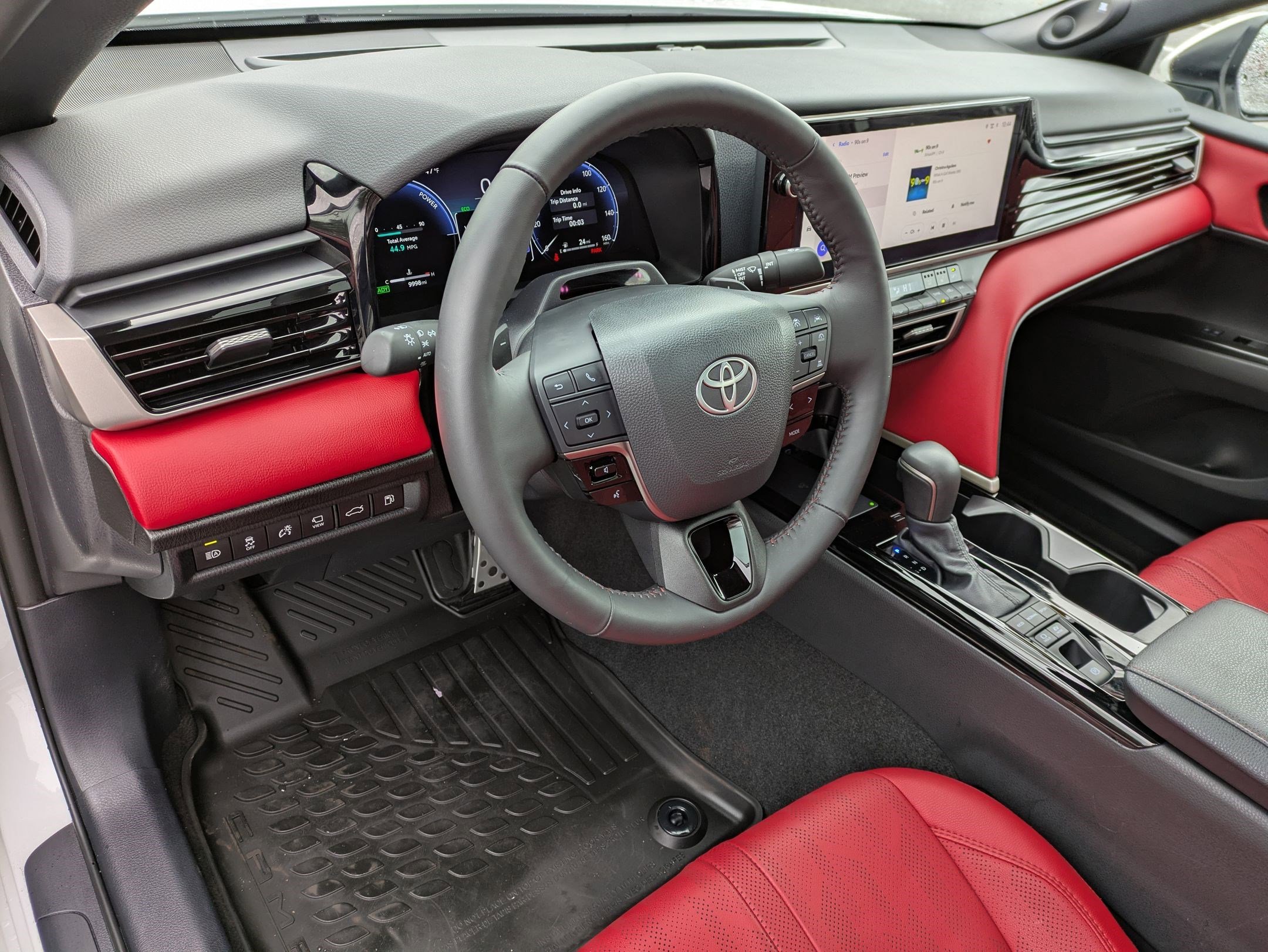 Used 2025 Toyota Camry XSE image 8