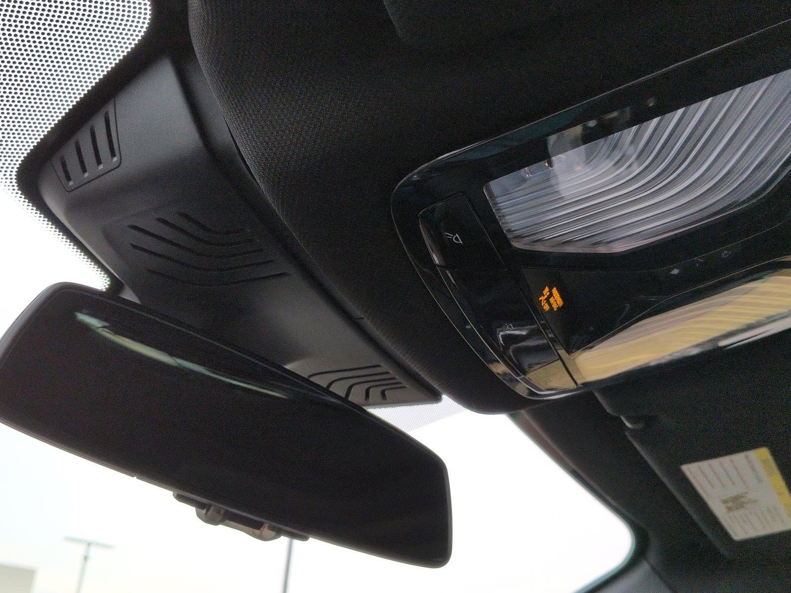 Used 2018 BMW M550i xDrive w/ Driving Assistance Package image 27