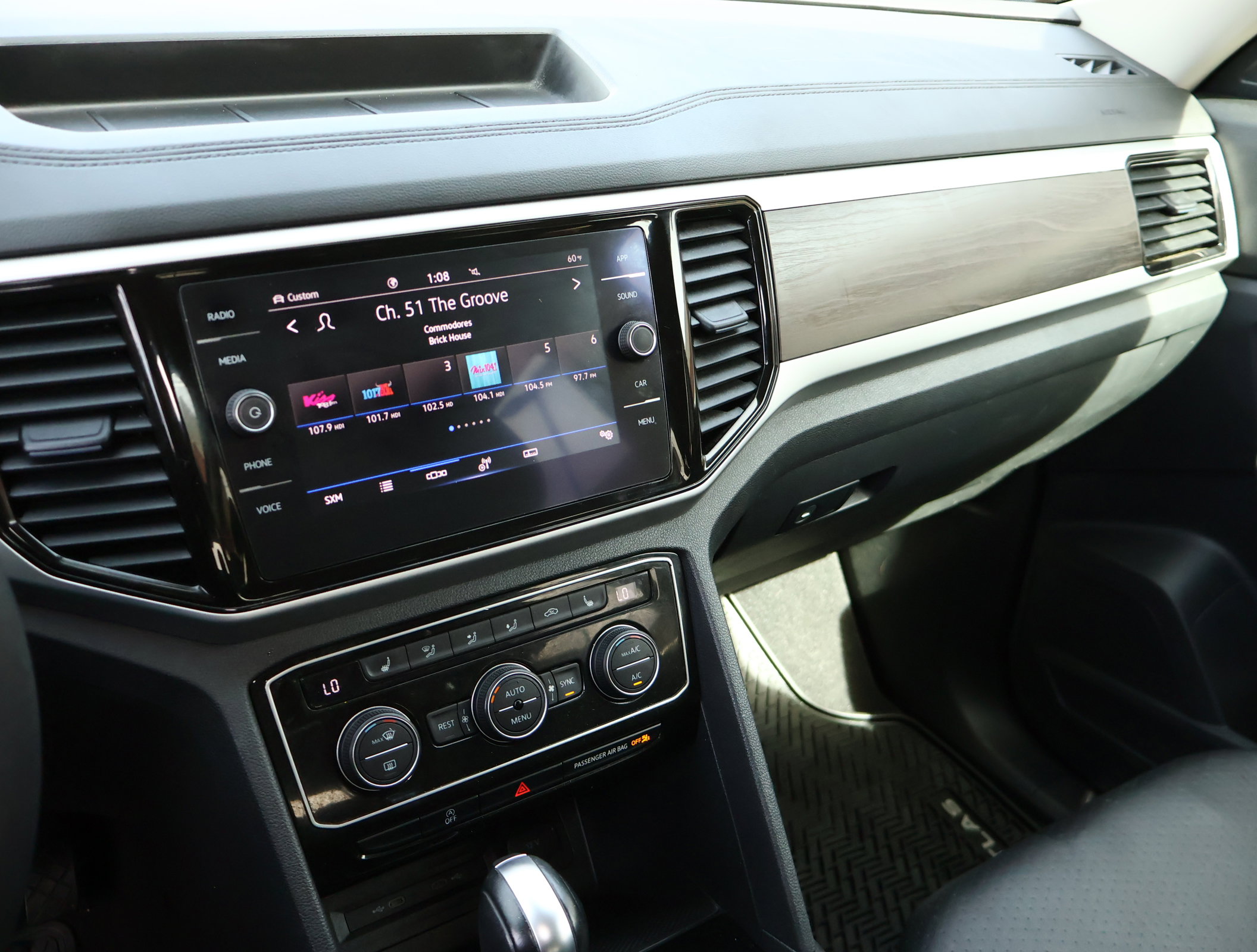 Used 2022 Volkswagen Atlas SE image 17