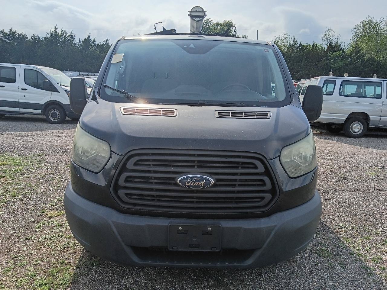 Used 2015 Ford Transit 150 130 Low Roof RWD image 2
