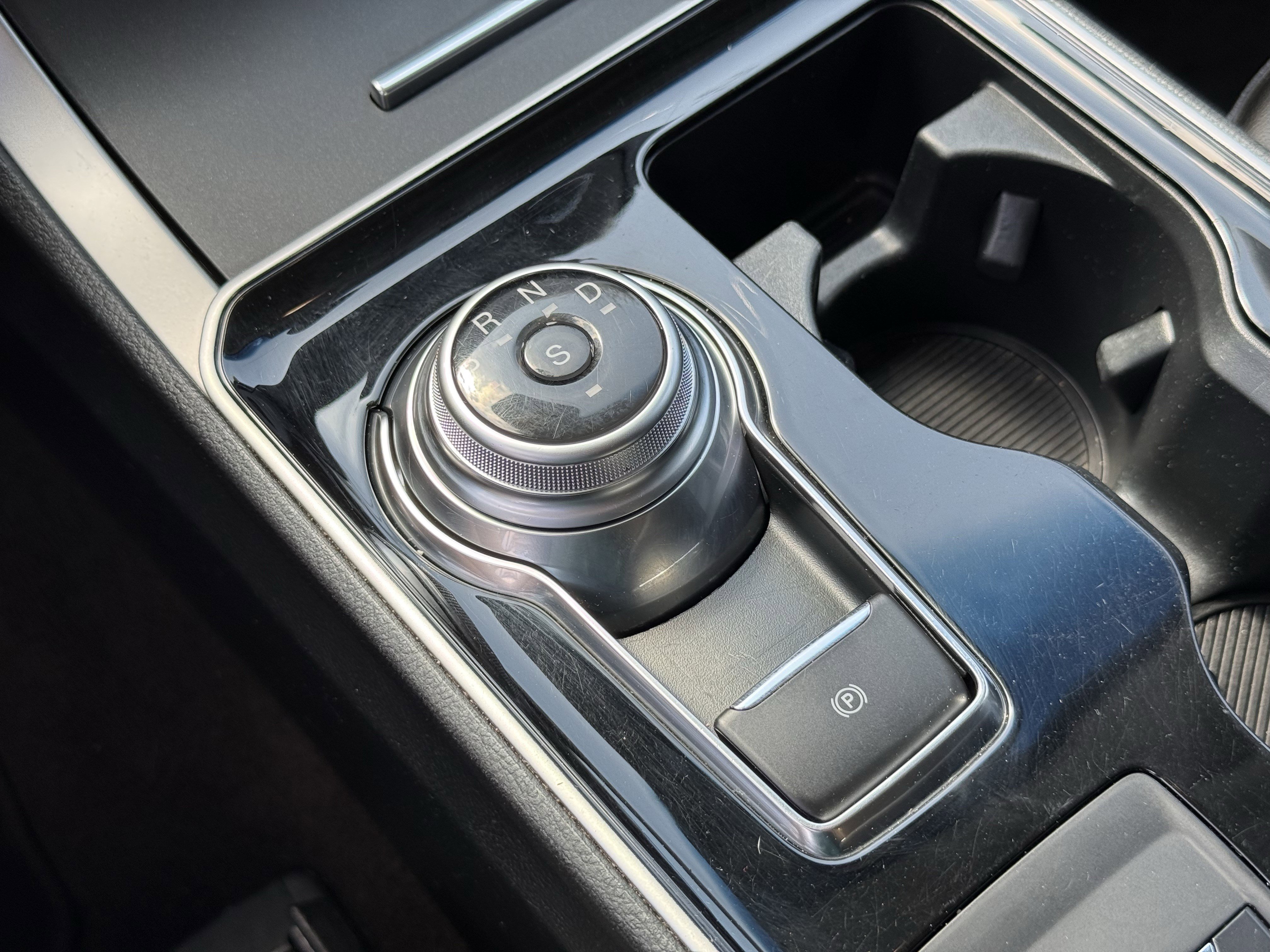 Used 2020 Ford Edge SEL w/ Convenience Package image 23