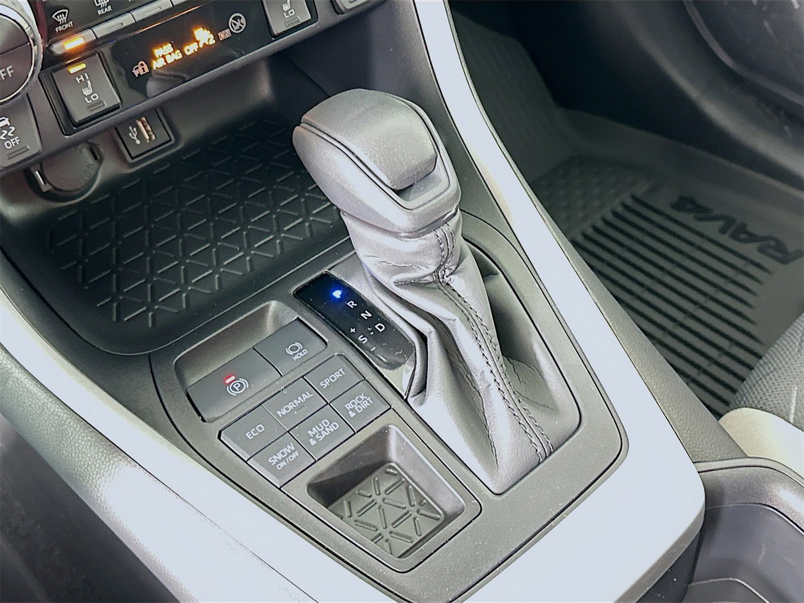 New 2025 Toyota RAV4 XLE image 17